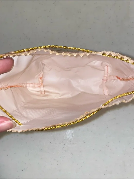 Vintage White Shoulders by Evyan Drawstring Cosmetic Pouch - Picture 5 of 6